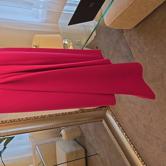 FUSCIA PINK STRAPLESS BOUTIQUE ASYMMETRICAL DRESS - Picture 2 of 4